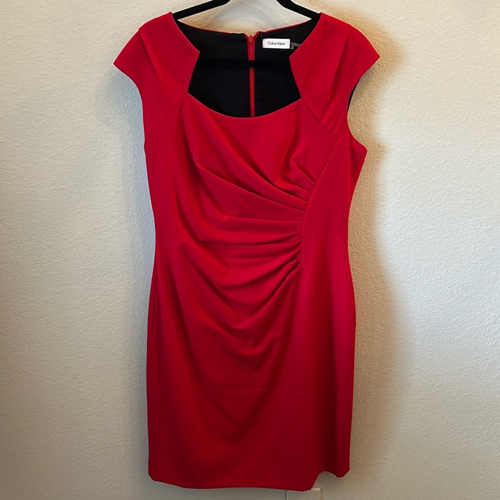 CALVIN KLEIN: red dress with asymmetrical cinching / ruching  SIZE 12